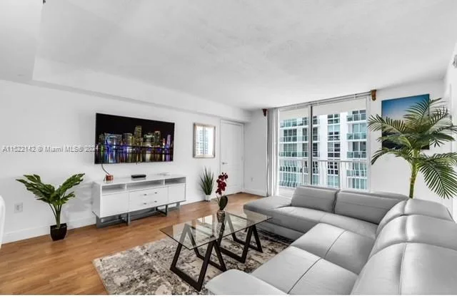 1200 Brickell Bay Dr # 1915, Miami, FL 33131 photo 7