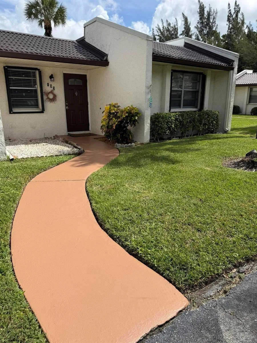 133 Lake Olive Drive, West Palm Beach, FL 33411