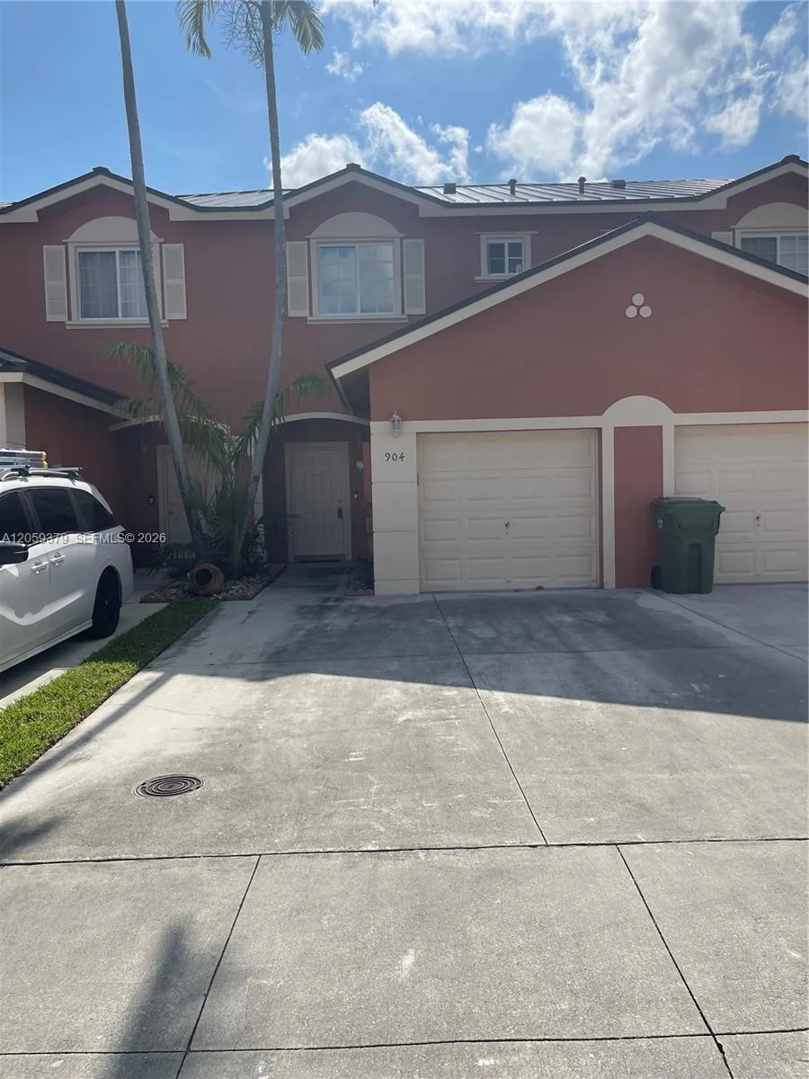904 NW 100th Ave, Pembroke Pines, FL 33024 photo 6