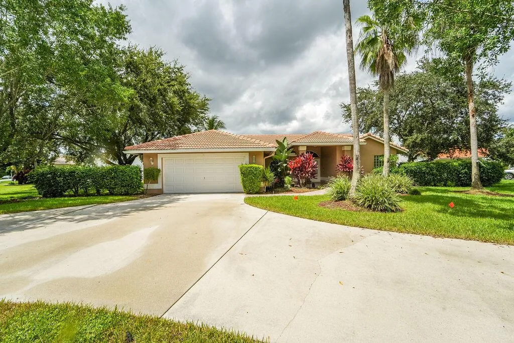 10884 Paso Fino Drive, Wellington, FL 33449