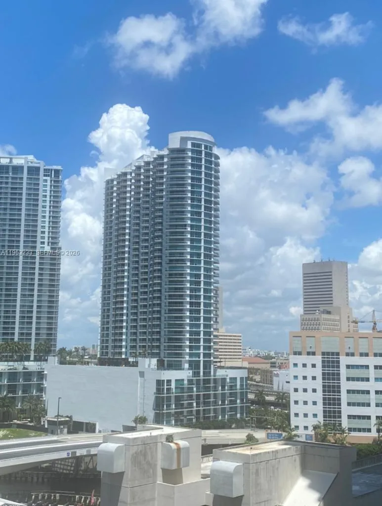 31 SE 6th St # 1404, Miami, FL 33131 photo 11