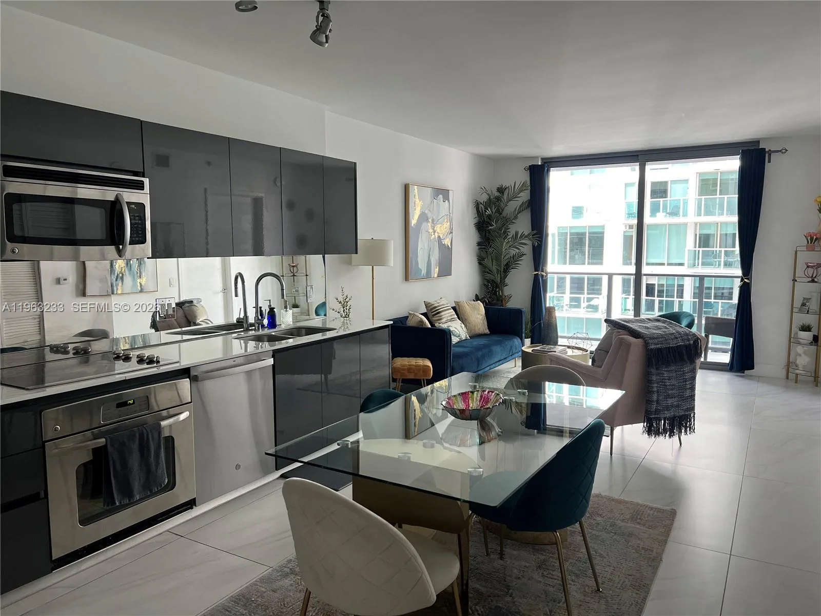 31 SE 6th St # 1404, Miami, FL 33131 photo 4