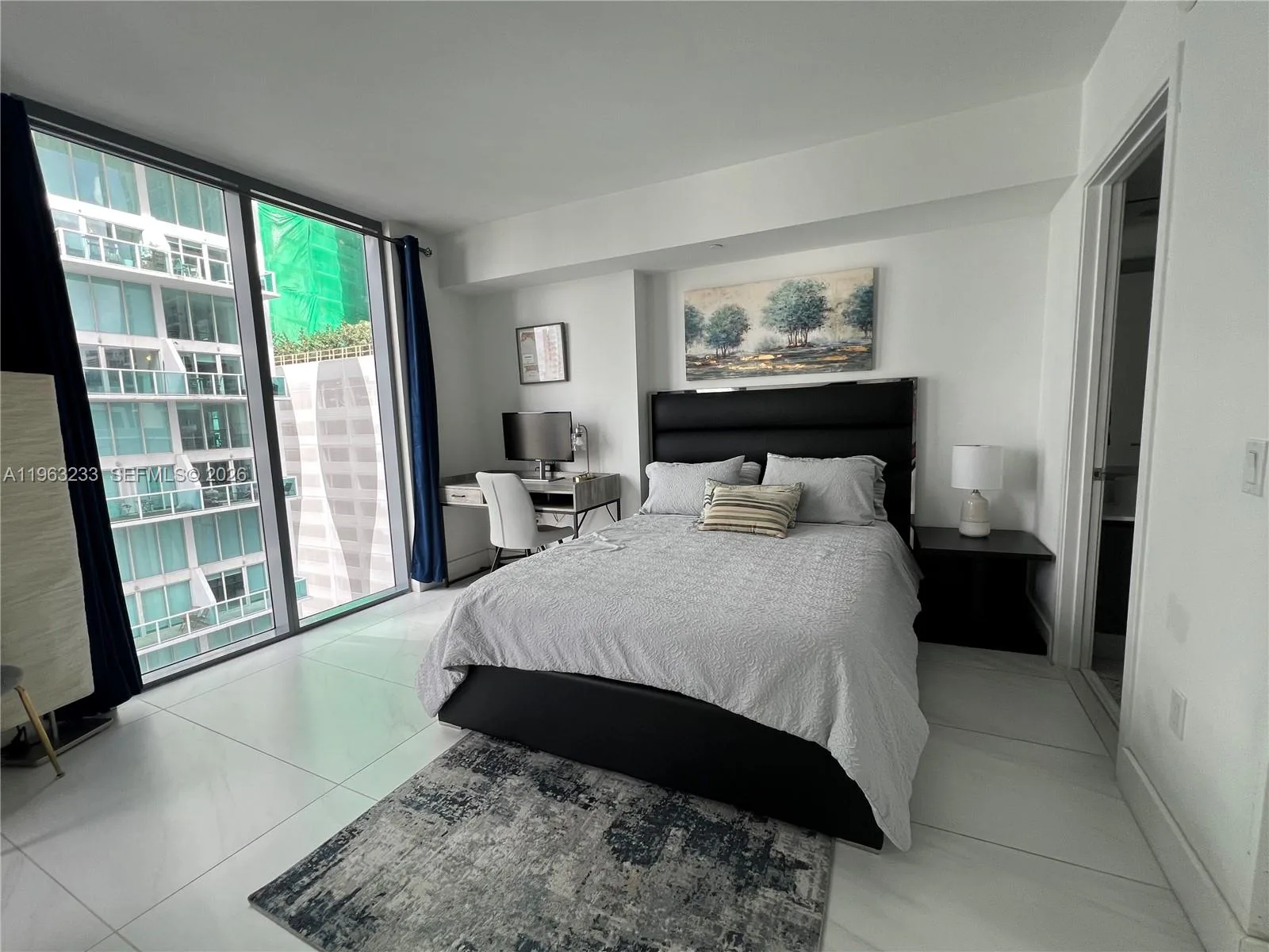 31 SE 6th St # 1404, Miami, FL 33131 photo 6