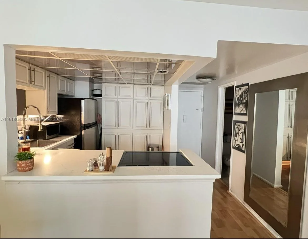 1228 West Ave # 911, Miami Beach, FL 33139
