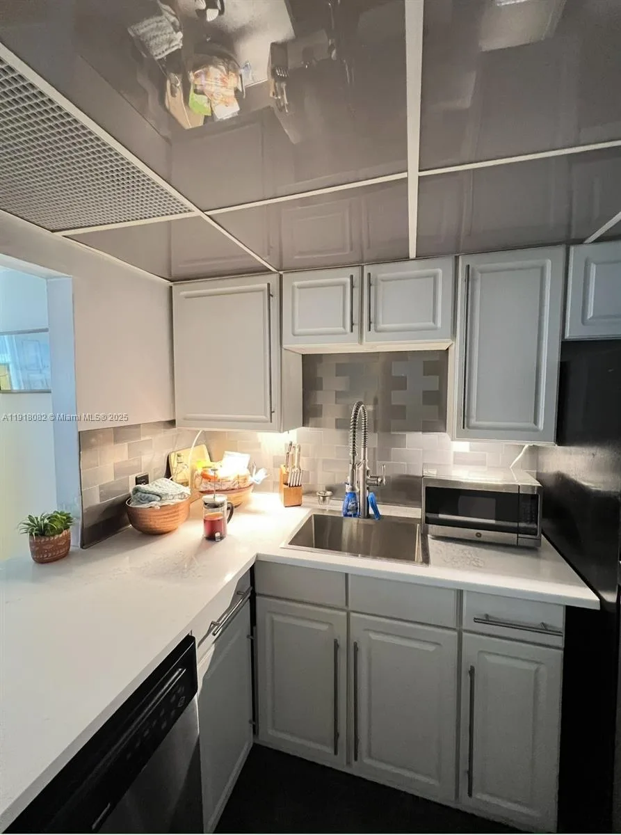 1228 West Ave # 911, Miami Beach, FL 33139 photo 4