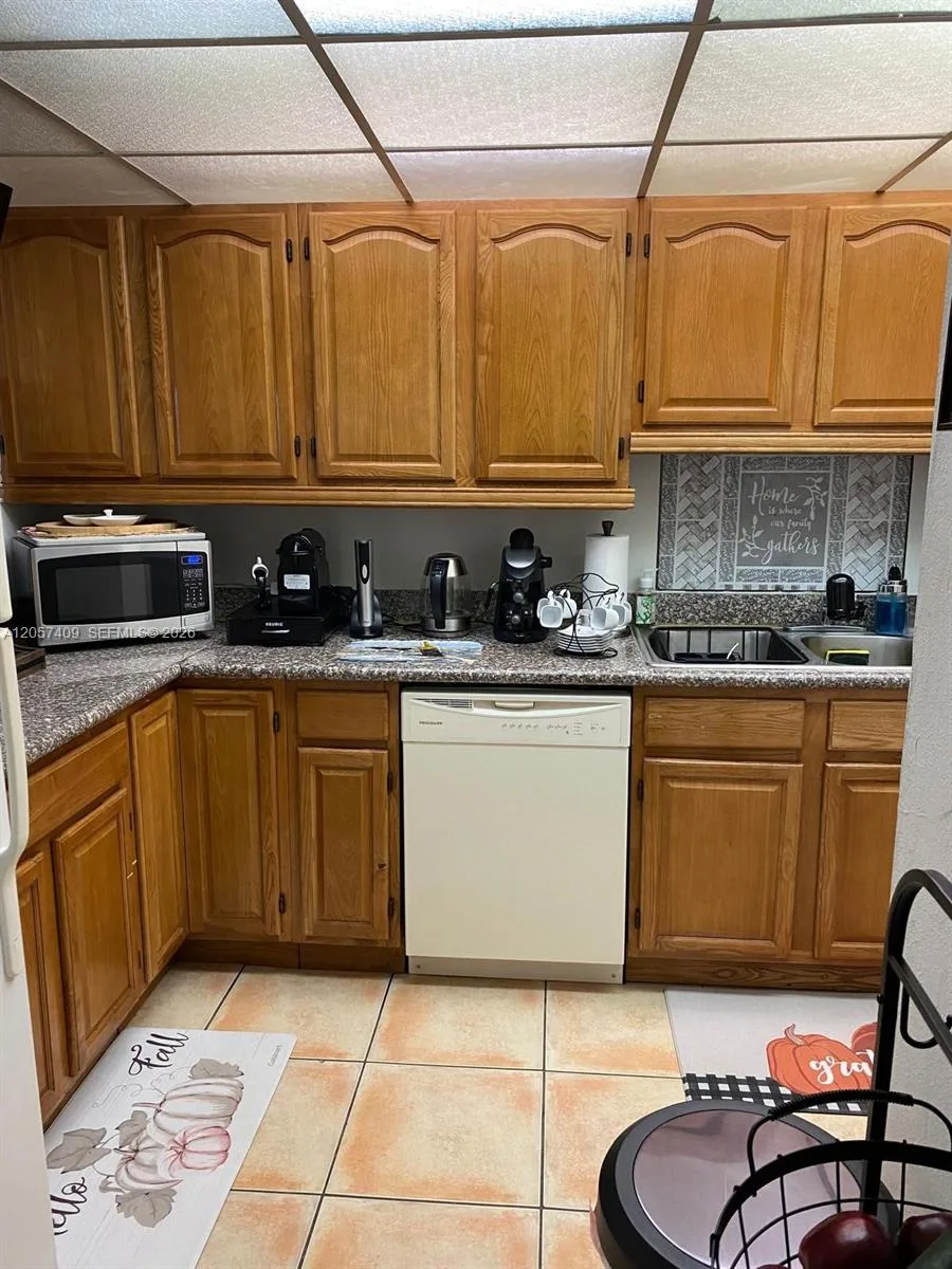 10000 NW 80th Ct # 2357, Hialeah Gardens, FL 33016 photo 4