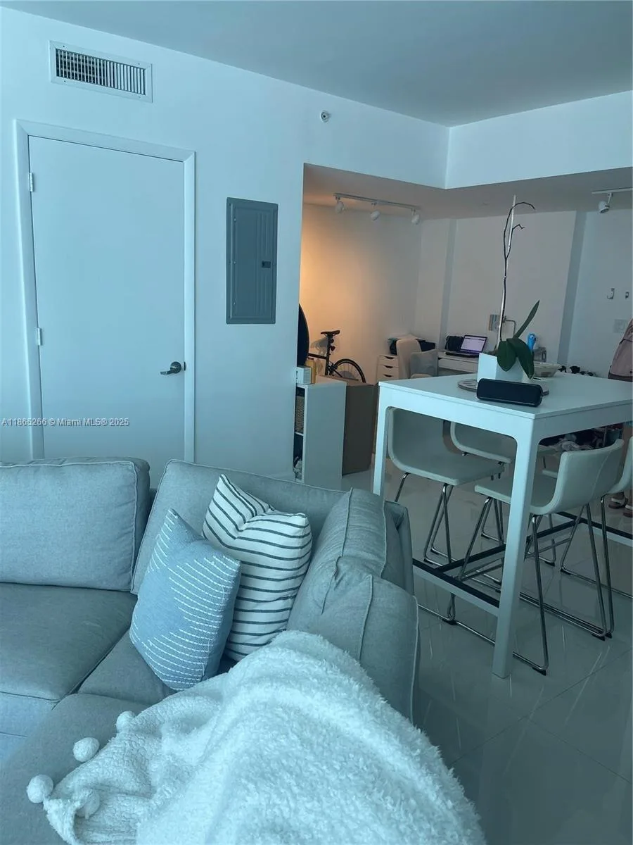 350 S Miami Ave # 1108, Miami, FL 33130 photo 3