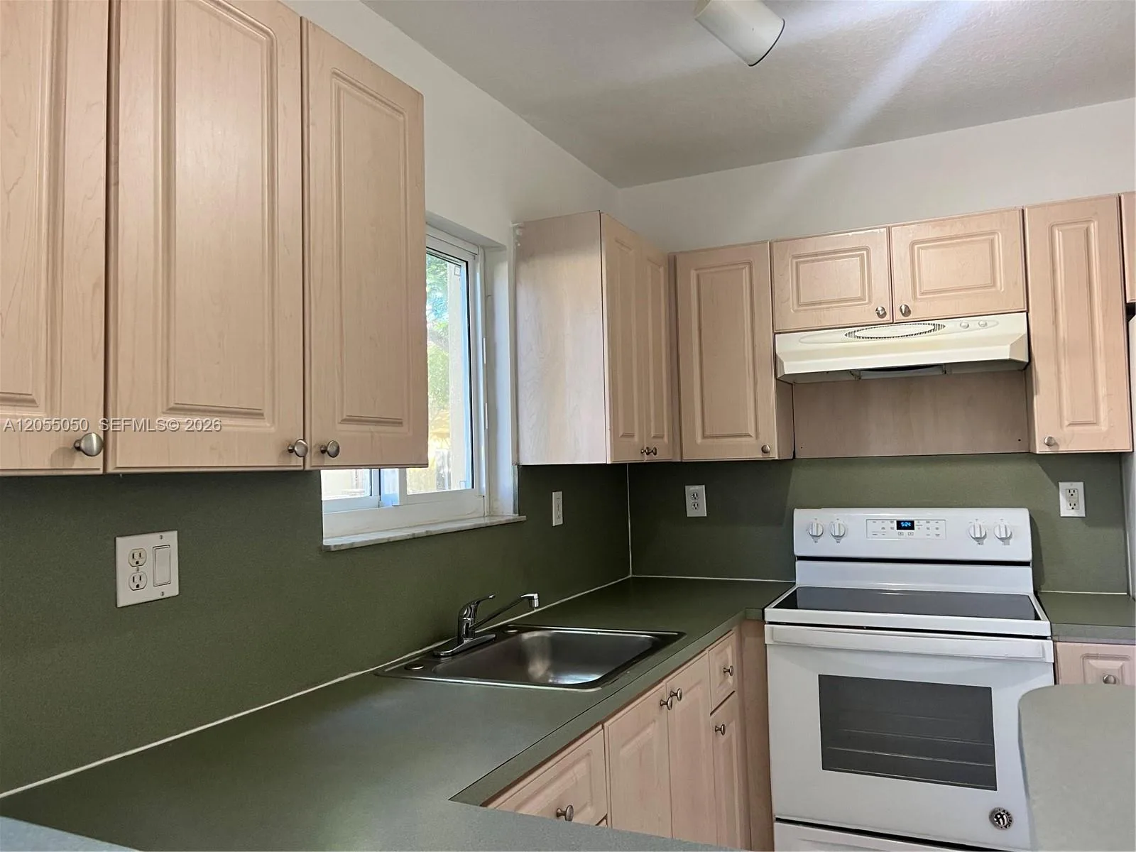 985 NE 33rd Ter # 104, Homestead, FL 33033 photo 13