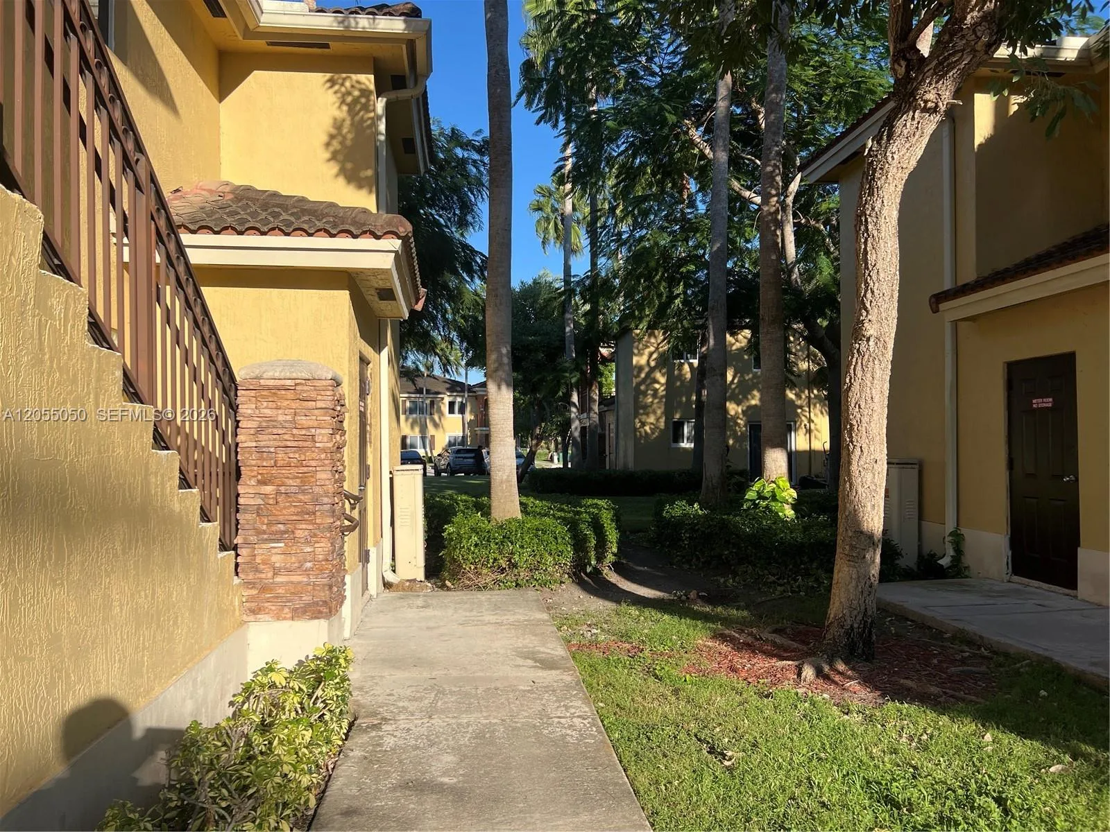 985 NE 33rd Ter # 104, Homestead, FL 33033 photo 2