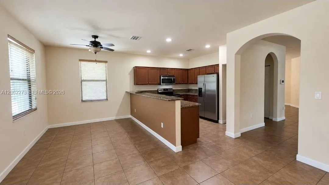 8890 W 33rd Ave, Hialeah, FL 33018 photo 10
