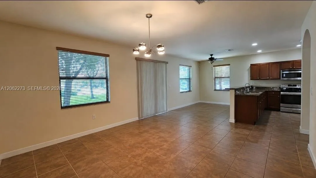 8890 W 33rd Ave, Hialeah, FL 33018 photo 11