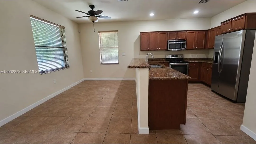 8890 W 33rd Ave, Hialeah, FL 33018 photo 13