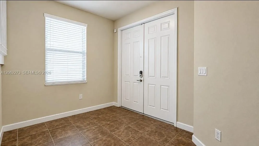 8890 W 33rd Ave, Hialeah, FL 33018 photo 4