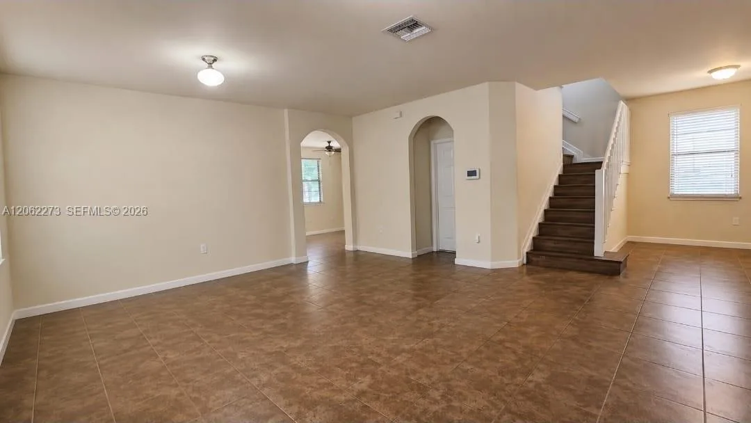 8890 W 33rd Ave, Hialeah, FL 33018 photo 8
