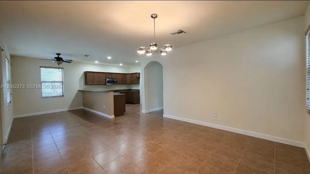 8890 W 33rd Ave, Hialeah, FL 33018 photo 9