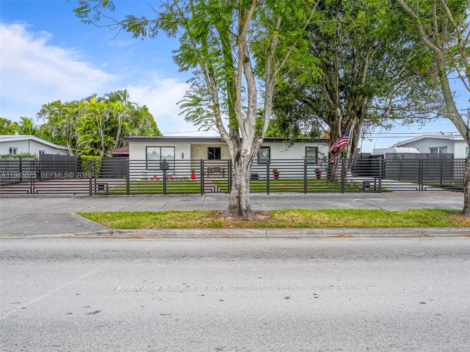 11415 SW 56th St, Miami, FL 33165 photo 2