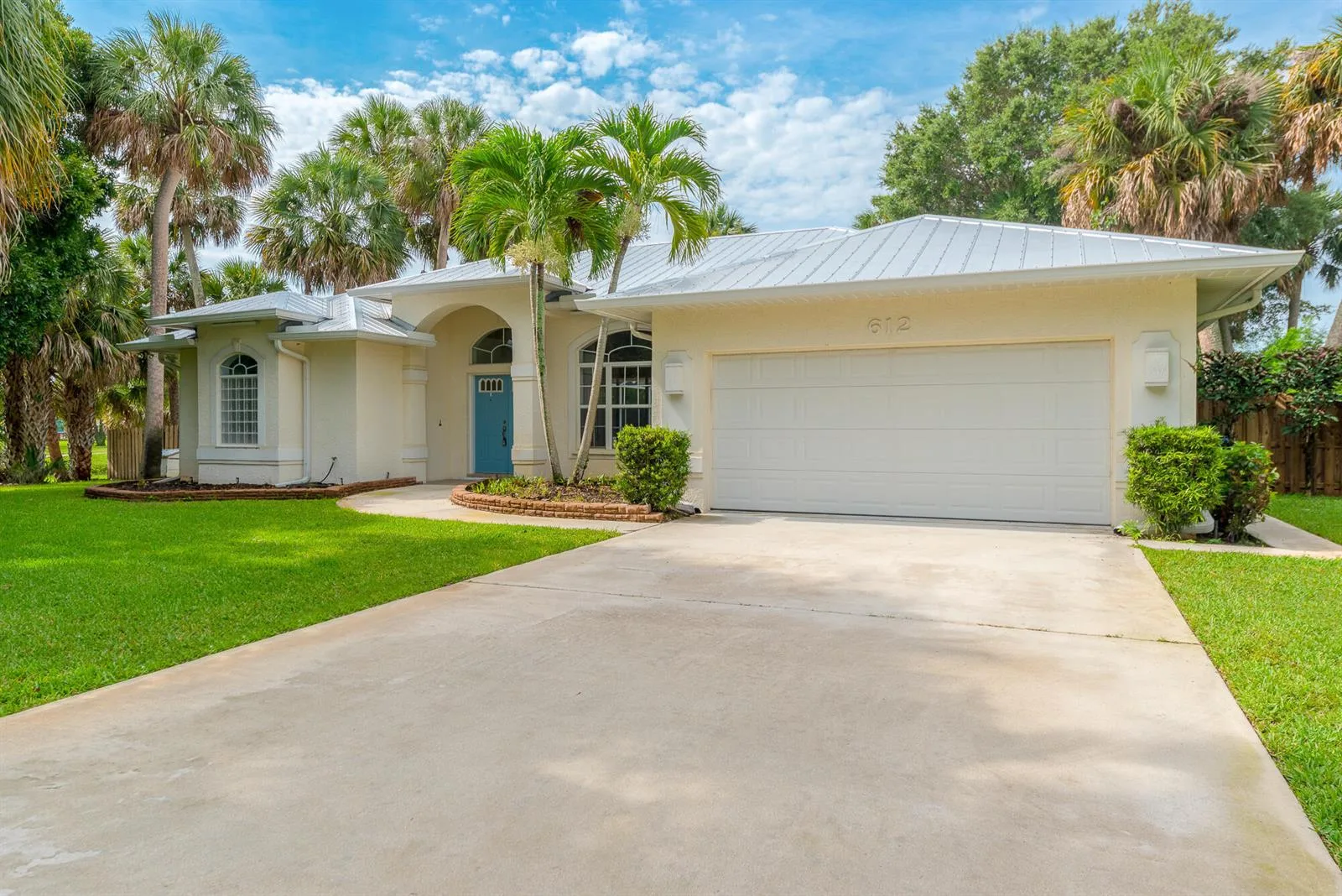 612 SE 6TH Street, Stuart, FL 34994 photo 2
