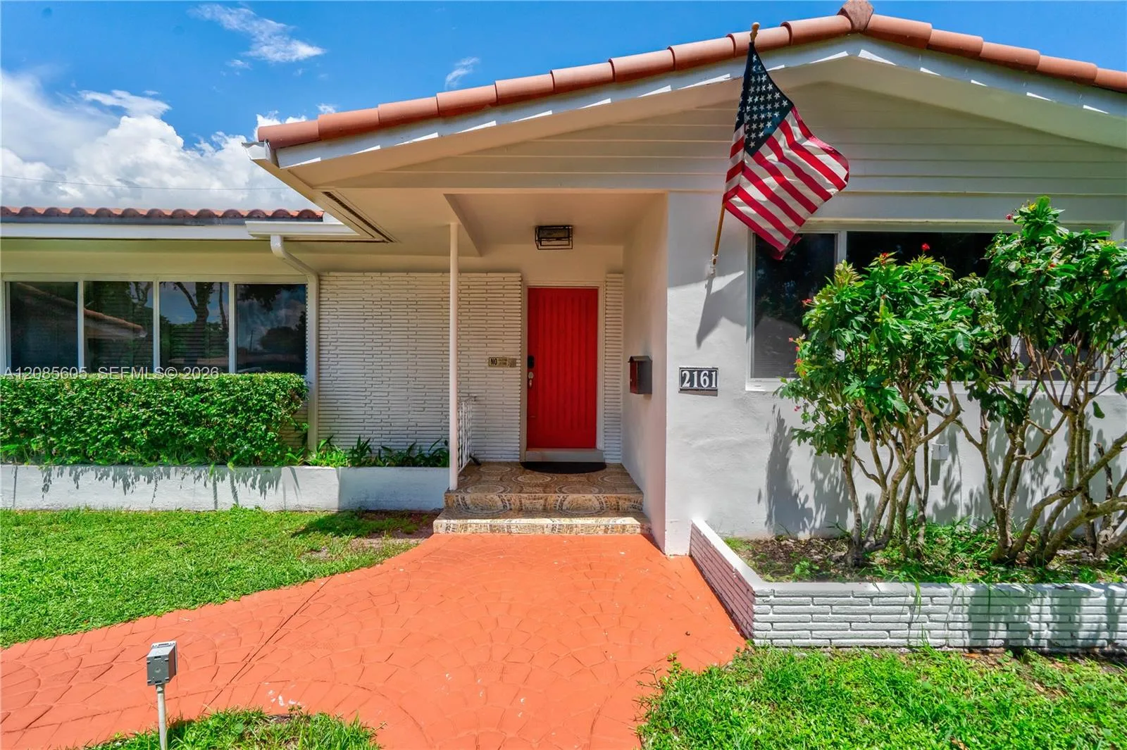 2161 NE 171st St, North Miami Beach, FL 33162