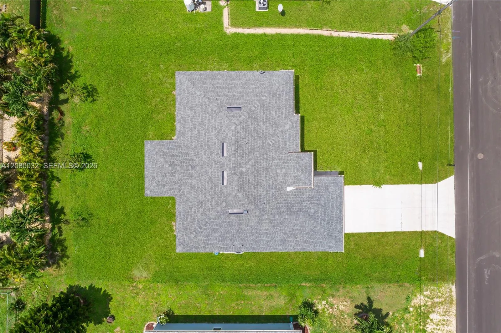 1208 NE 19TH ST, Cape Coral, FL 33909 photo 2