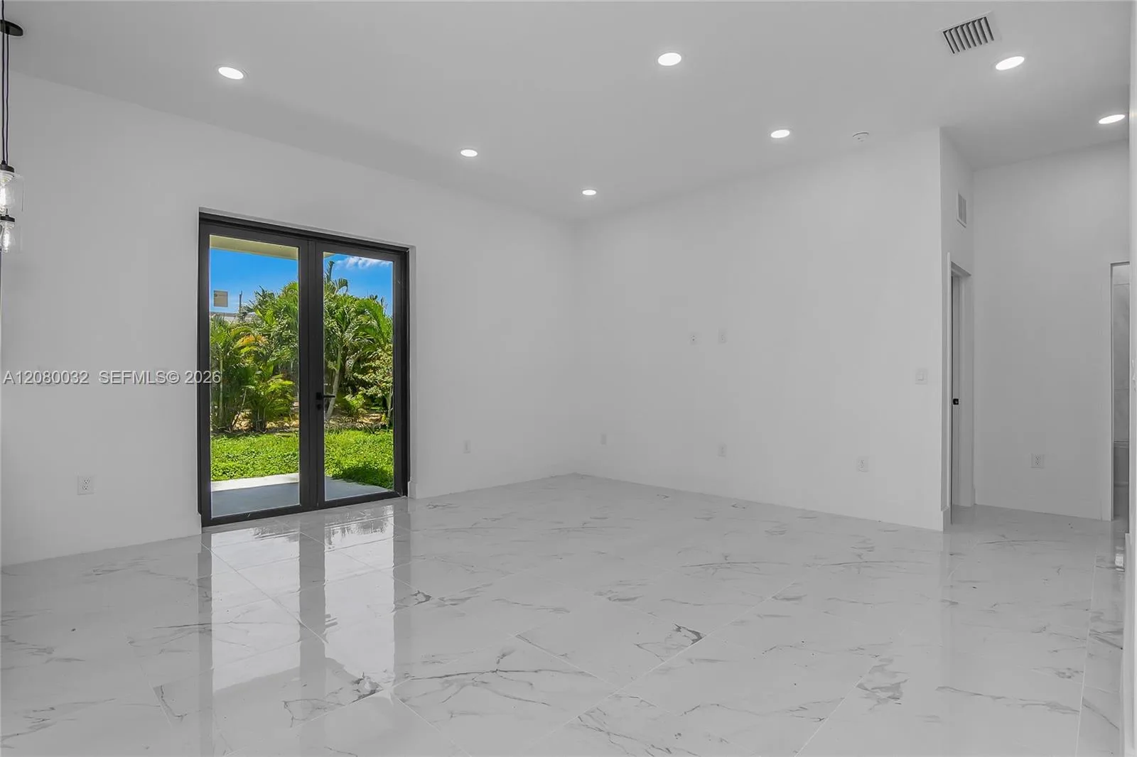 1208 NE 19TH ST, Cape Coral, FL 33909 photo 5