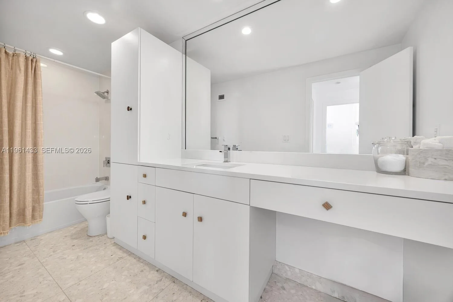 90 Edgewater Dr # PH25, Coral Gables, FL 33133 photo 10