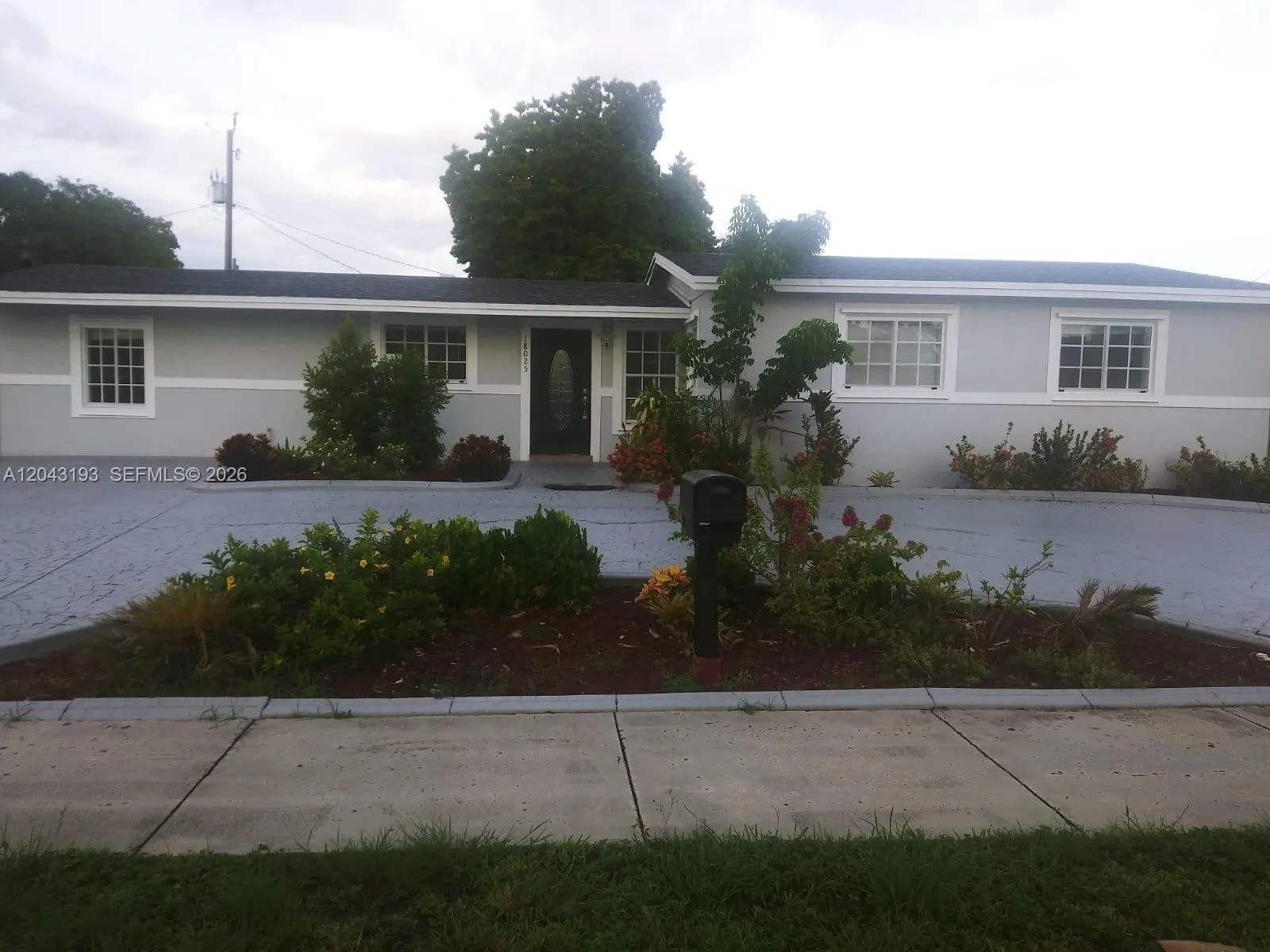 18025 NW 83rd Ave # 1, Hialeah, FL 33015 photo 2