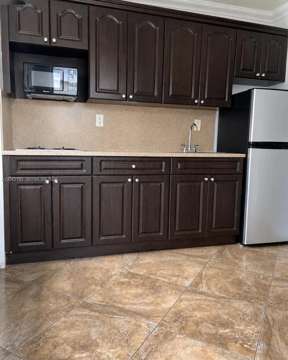 18025 NW 83rd Ave # 1, Hialeah, FL 33015 photo 3