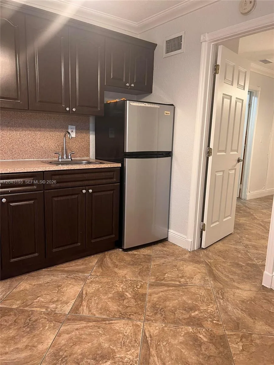 18025 NW 83rd Ave # 1, Hialeah, FL 33015 photo 4