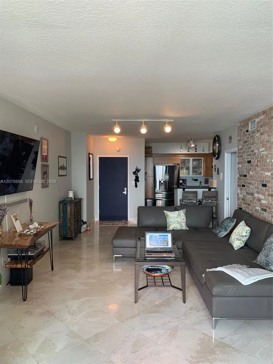 325 S Biscayne Blvd # 2714, Miami, FL 33131 photo 11