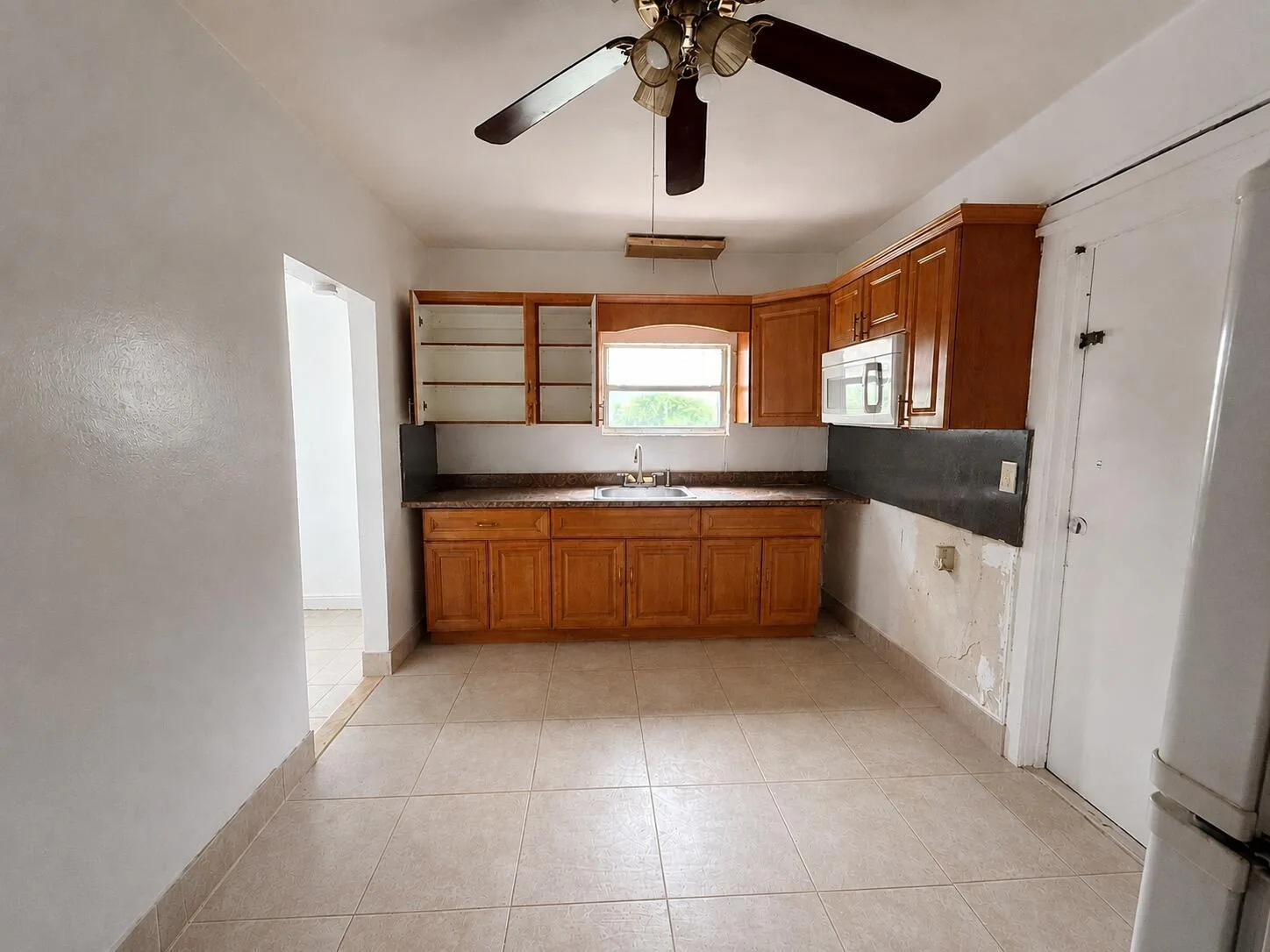 445 NE 163RD Street, Miami, FL 33162 photo 6