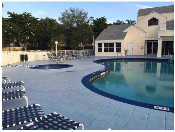 3441 NW 44th St # 106, Oakland Park, FL 33309