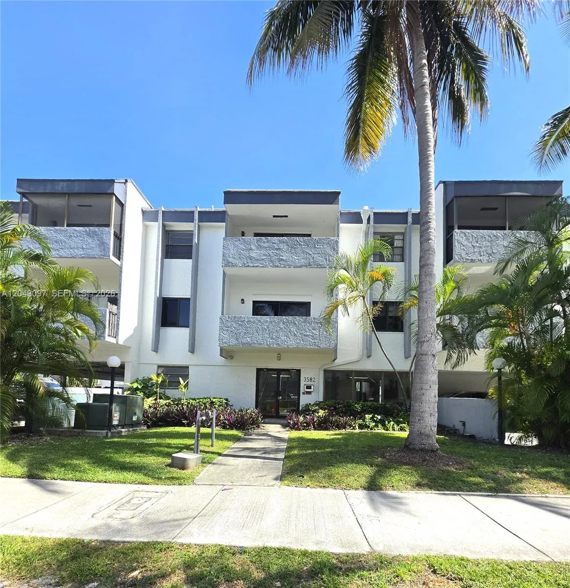 3582 NE 171st St # 307, North Miami Beach, FL 33160