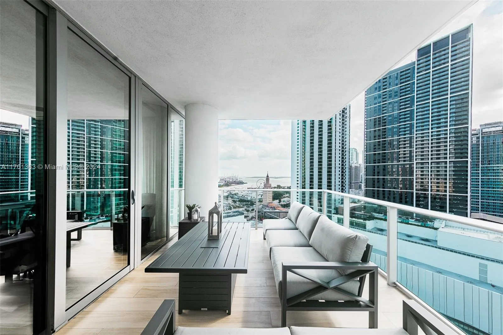 Paramount Miami Worldcenter Unit 2111 at 851 NE 1st Ave # 2111, Miami FL 33132 — photo 1