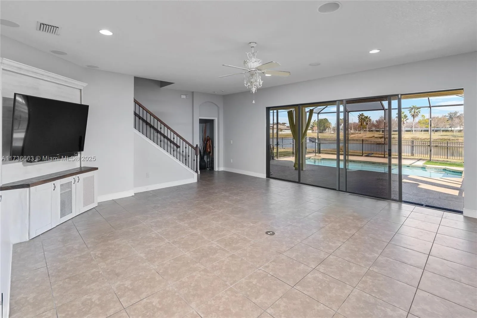 11436 Drifting Leaf Drive, Riverview, FL 33579 photo 3