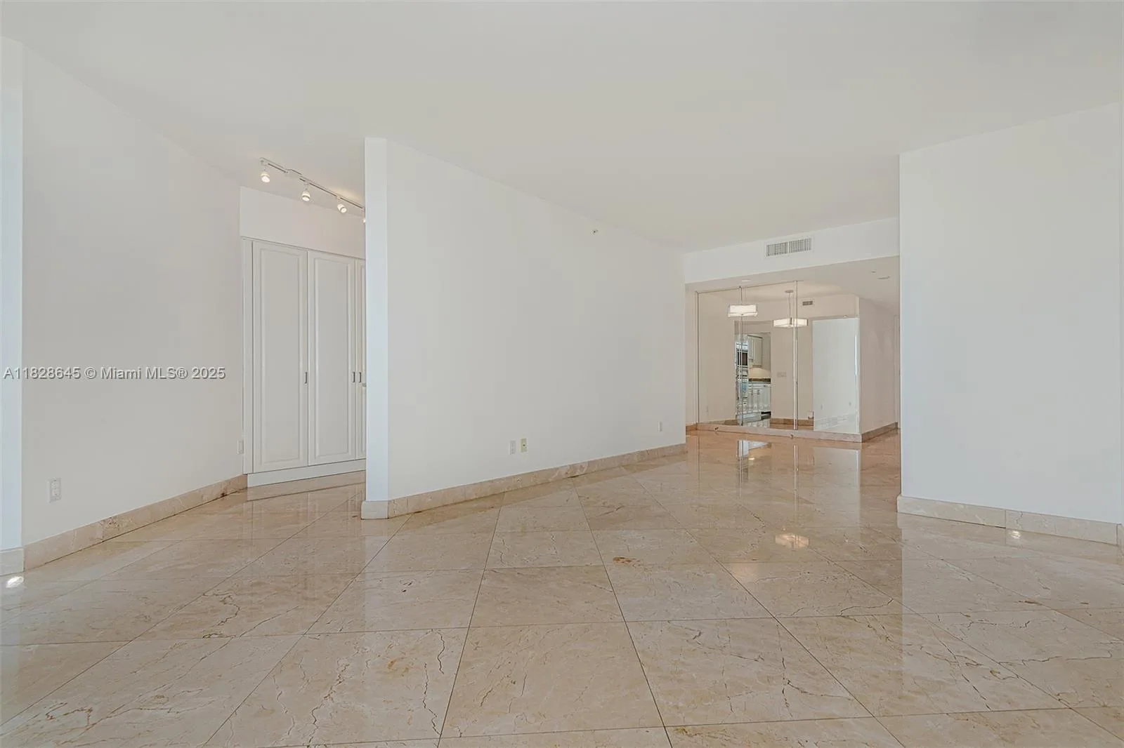 4779 Collins Ave # 3308, Miami Beach, FL 33140 photo 9