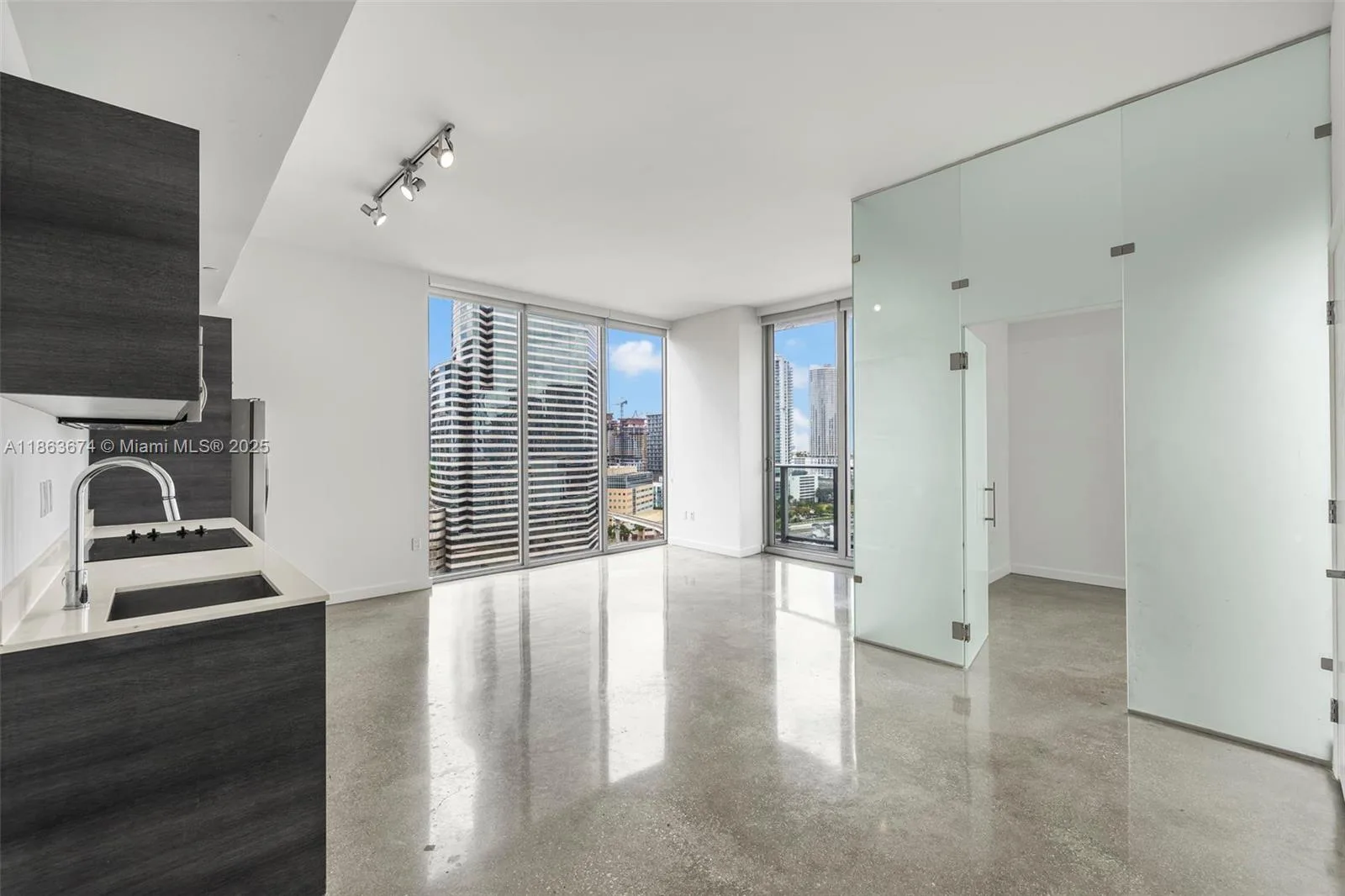 151 SE 1st St # 1711, Miami, FL 33131 photo 2