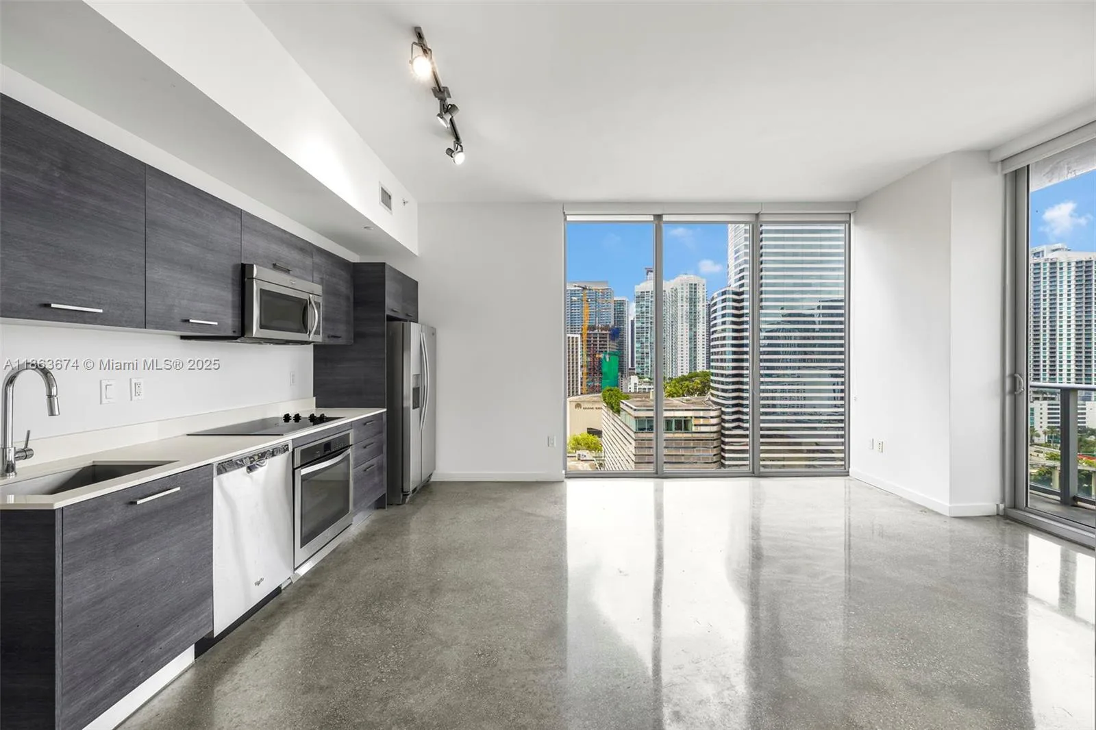 151 SE 1st St # 1711, Miami, FL 33131 photo 3
