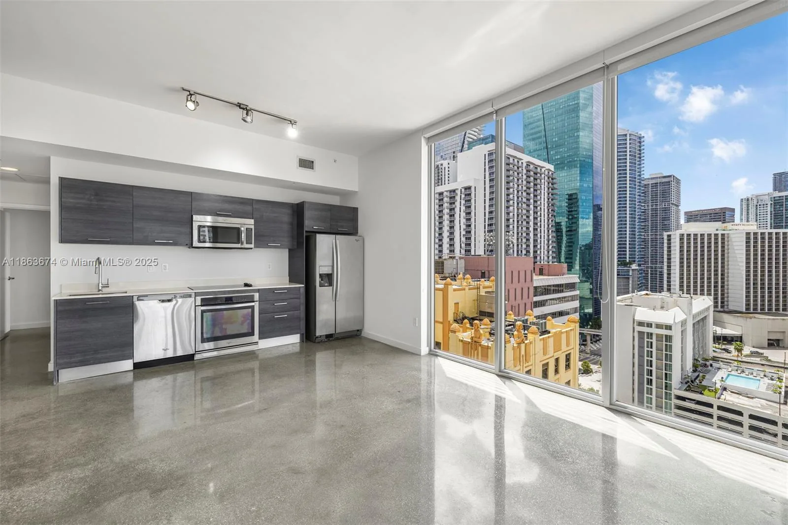 151 SE 1st St # 1711, Miami, FL 33131 photo 8