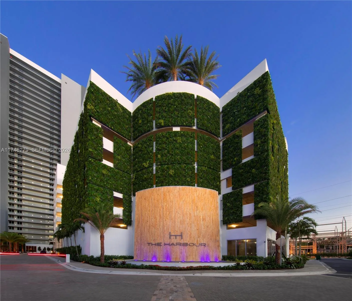 16385 Biscayne Blvd # 1221, North Miami Beach, FL 33160 photo 2
