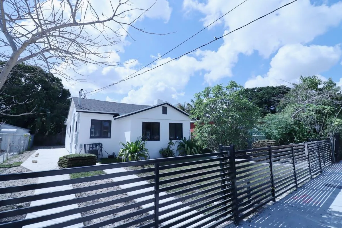 3040 NW 13th Avenue # 2, Miami, FL 33142