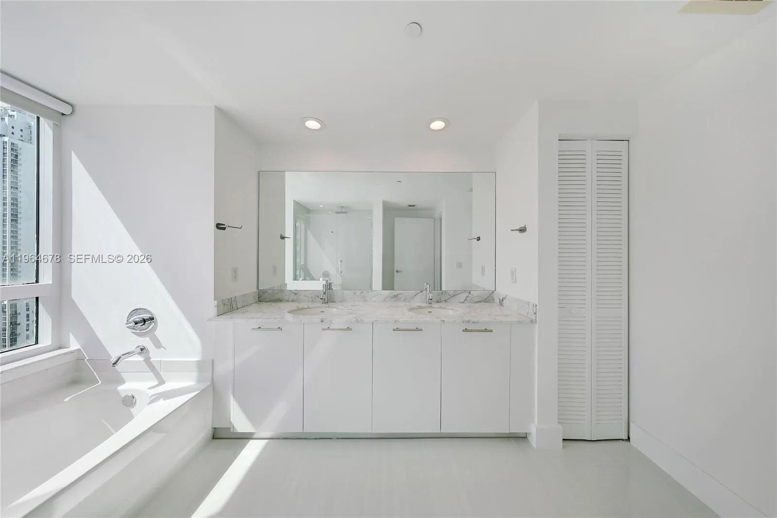 950 Brickell Bay Dr # 2211, Miami, FL 33131 photo 12