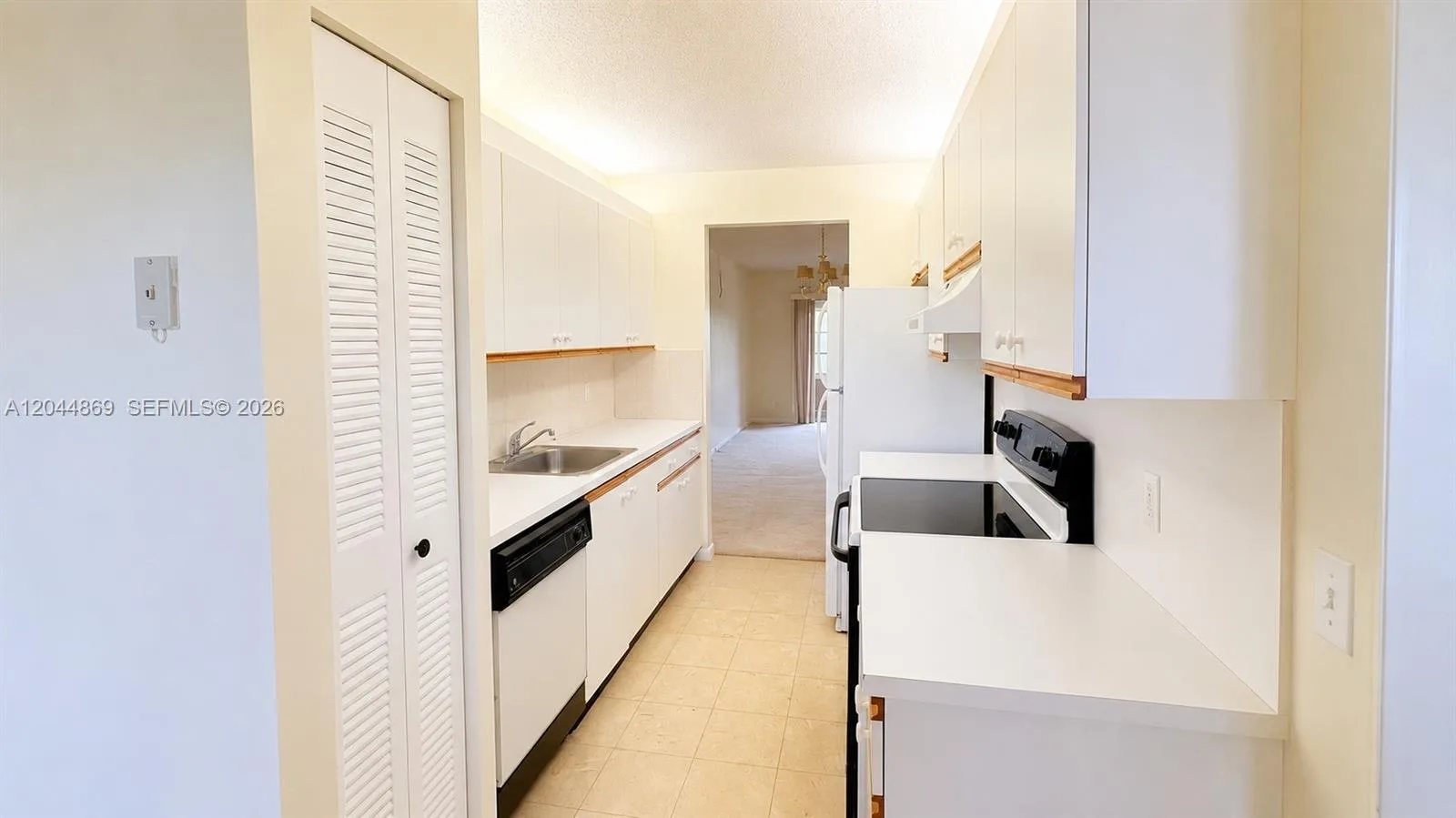 12900 SW 13th St # 413E, Pembroke Pines, FL 33027 photo 2