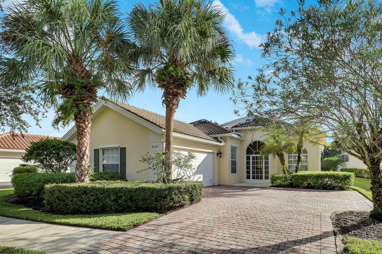 8337 SE Angelina Court, Hobe Sound, FL 33455 photo 2