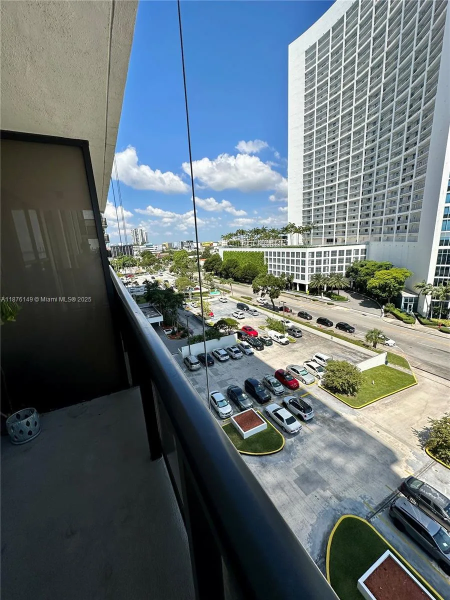 600 NE 36th St # 814, Miami, FL 33137 photo 11
