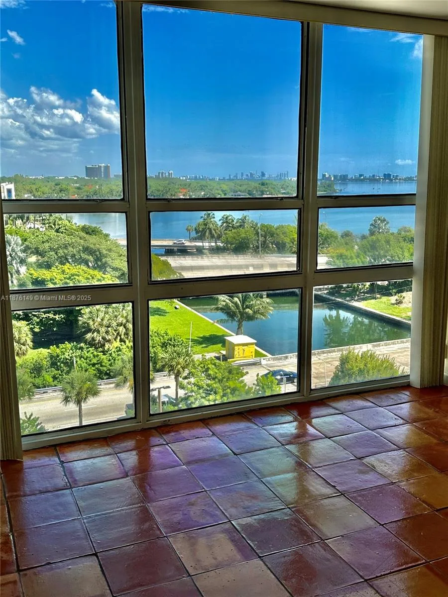 600 NE 36th St # 814, Miami, FL 33137 photo 5