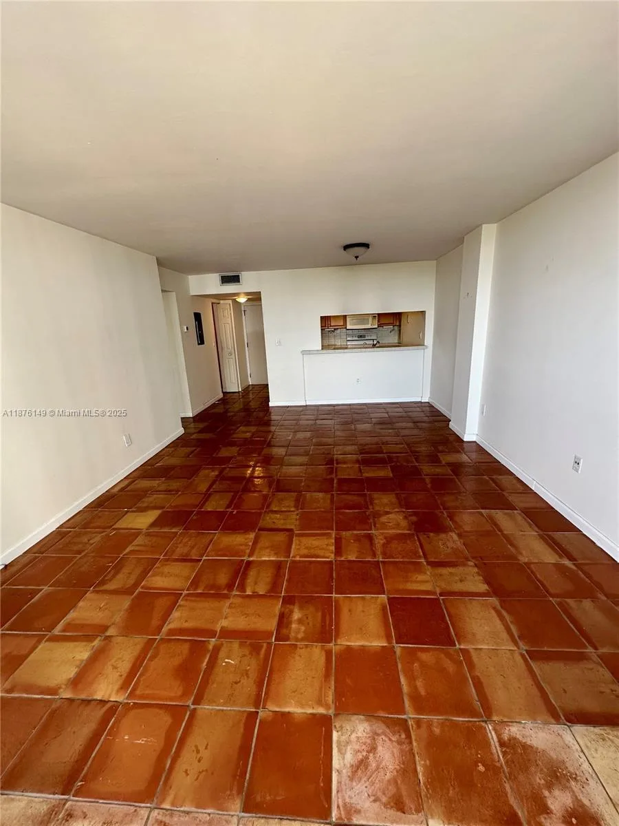 600 NE 36th St # 814, Miami, FL 33137 photo 6