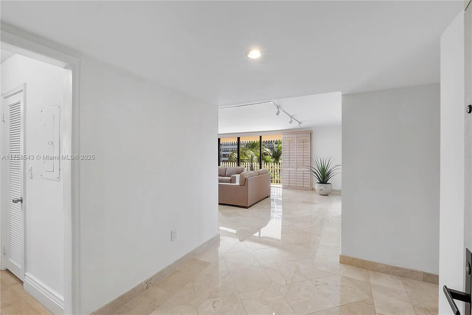 2 Grove Isle Dr # B409, Miami, FL 33133 photo 8