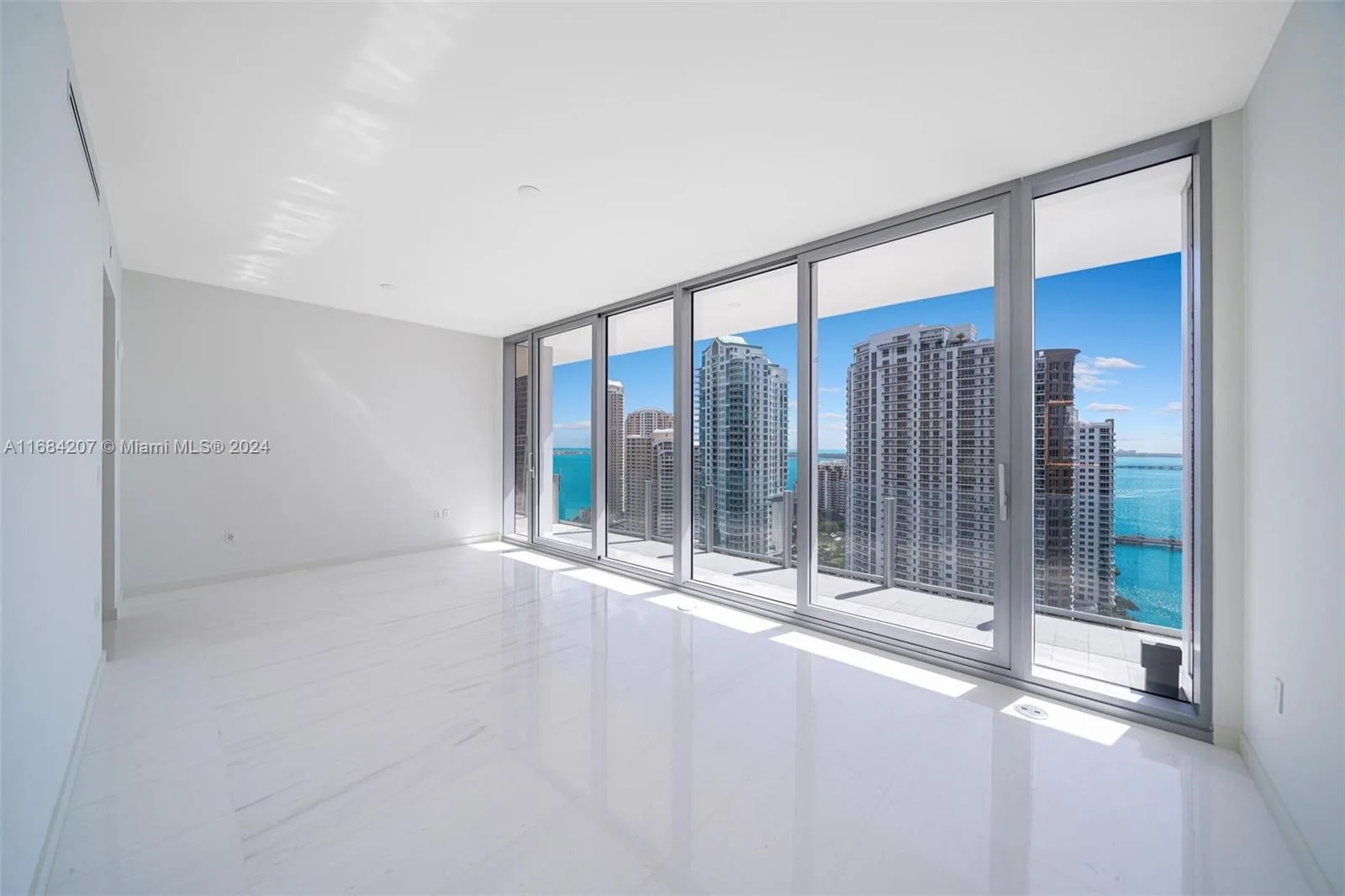 300 Biscayne Blvd Way # 2501, Miami, FL 33131 photo 11
