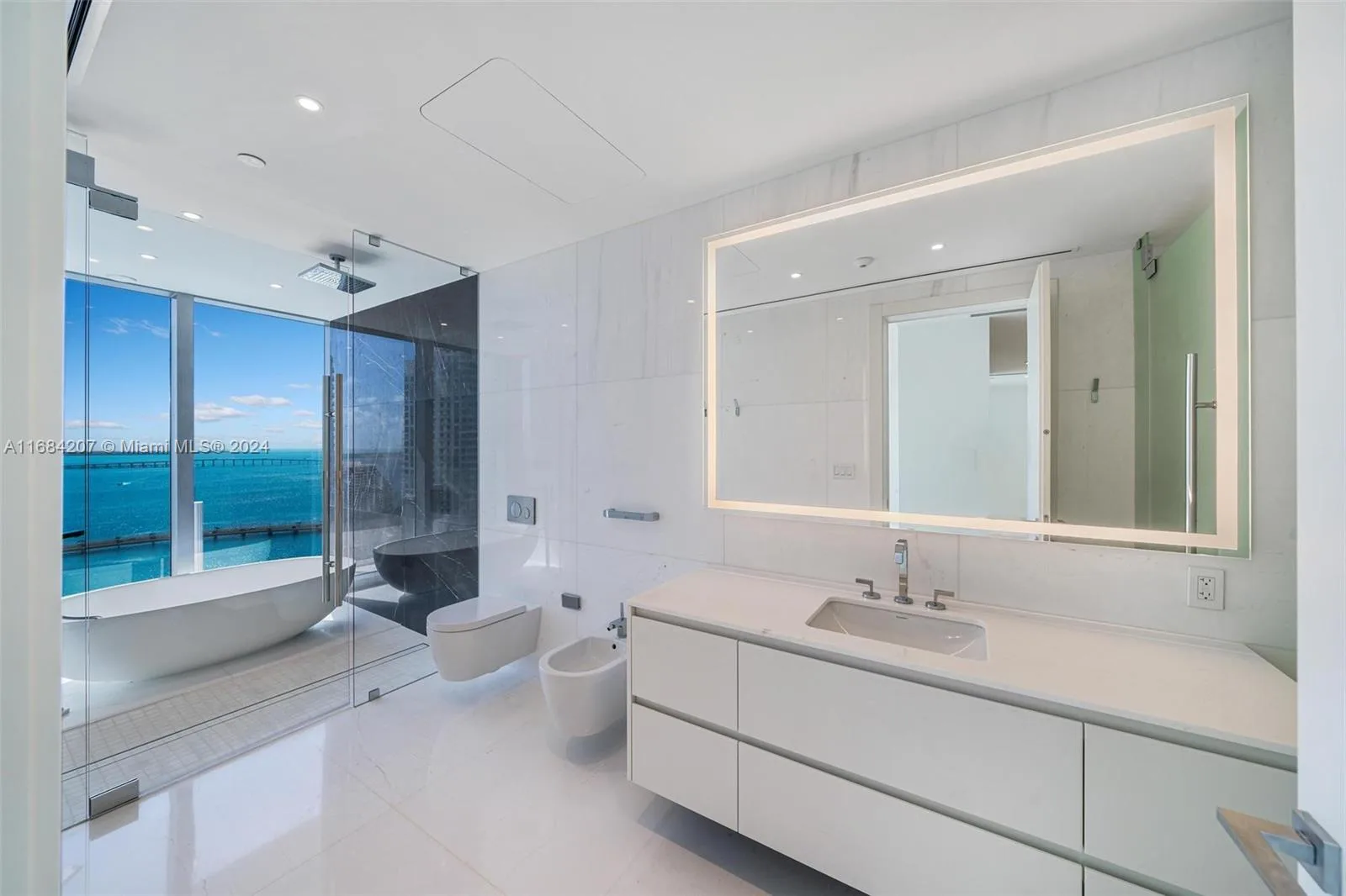 300 Biscayne Blvd Way # 2501, Miami, FL 33131 photo 13
