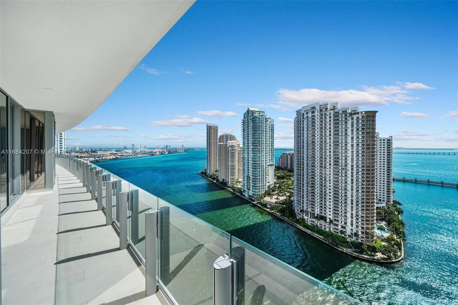 300 Biscayne Blvd Way # 2501, Miami, FL 33131 photo 2